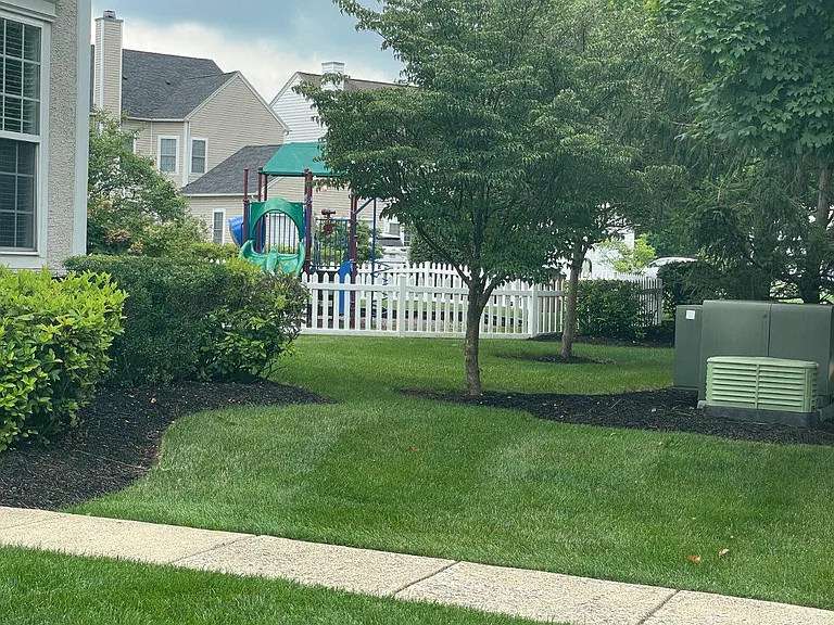 53 Williams Dr — Photo 32