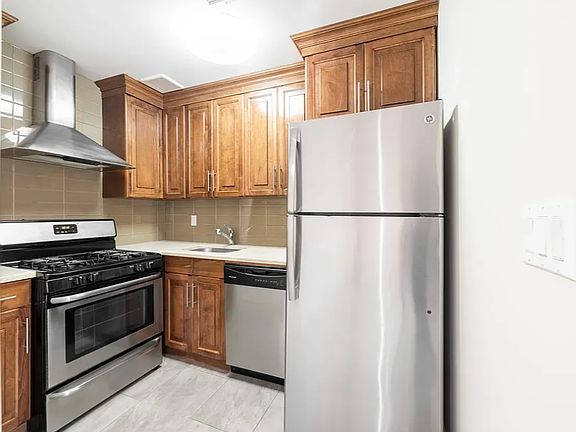 2nd image of 300 Eldert St #2A