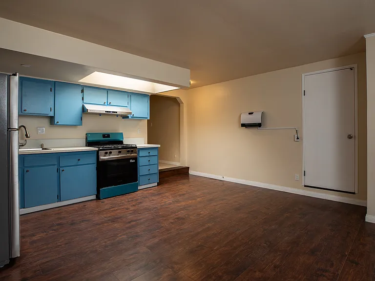1146 S Ditmar St — Photo 8