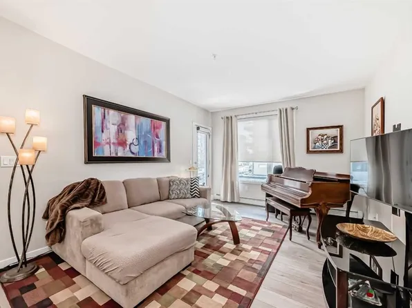 30 W Shawnee Cmn SW #402, Calgary, AB T2Y 0R1