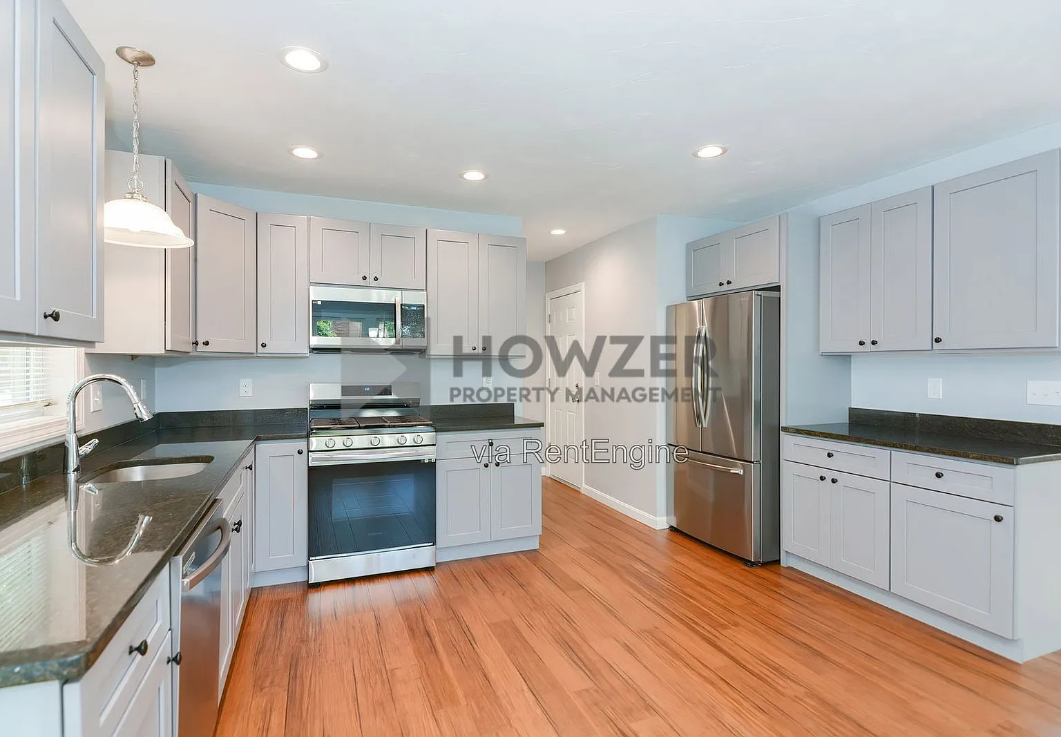 3 bed, 2.5 bath, 1550 sqft, $3,295 — Photo 2