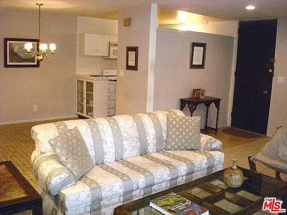 3rd image of 5901 Canterbury Dr Unit 1