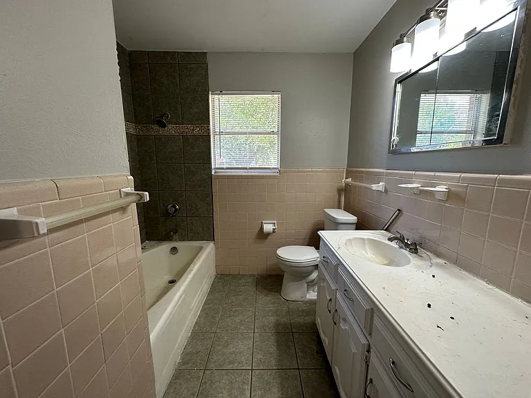 6404 Waynewood Ct — Photo 9