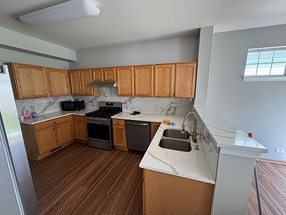 5th image of 1112 Violet Ln