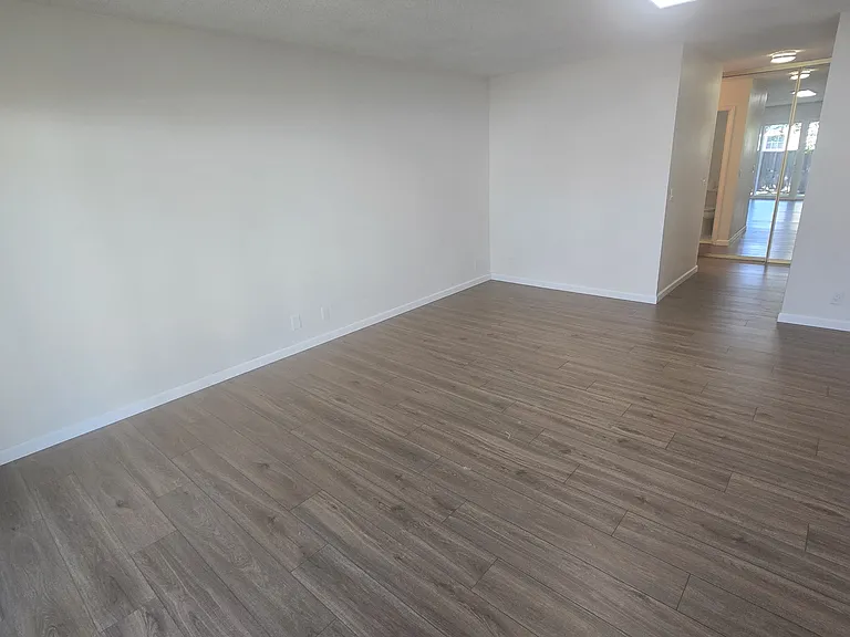 735 Amanda Dr — Photo 17