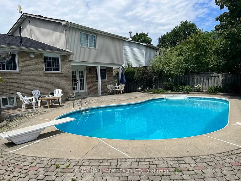 6089 Starfield Cres — Photo 17