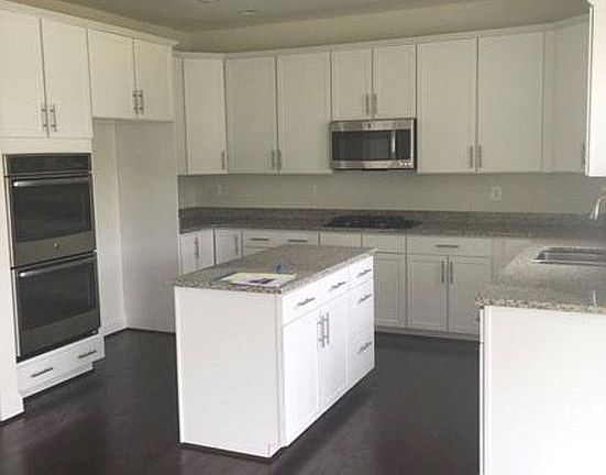KITCHEN HAS FRIDGE