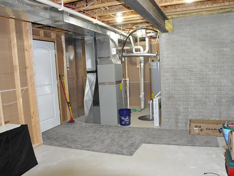 2041 Colorado Dr — Photo 32
