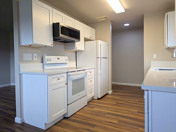 4th image of 180 Charwila Ln #C