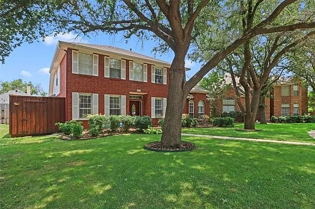 5 bed, 2.5 bath, 3202 sqft, $3,150 — Photo 2