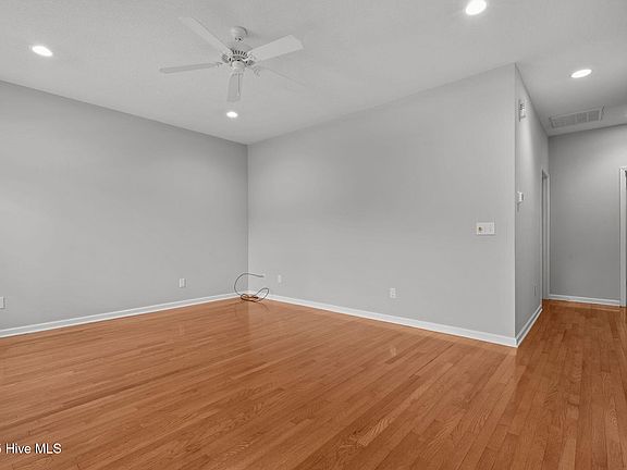 5th image of 101 E Rhode Island Avenue Apt B