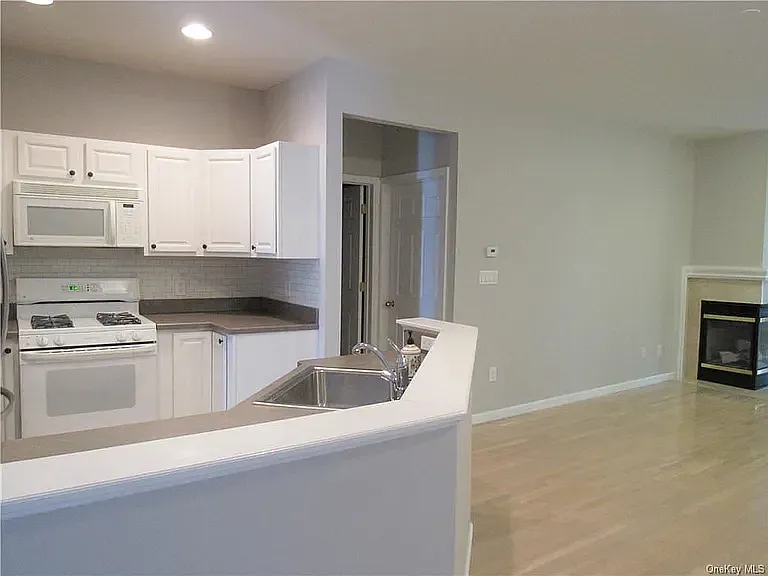 Half Moon Bay Dr — Photo 10