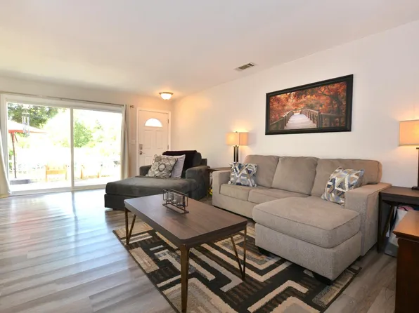 845 Saint Andrews Dr APT 8, Valley Springs, CA 95252