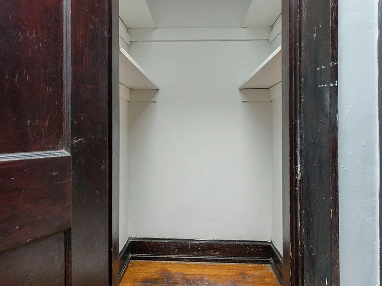 Cavalier Apartments — Photo 46