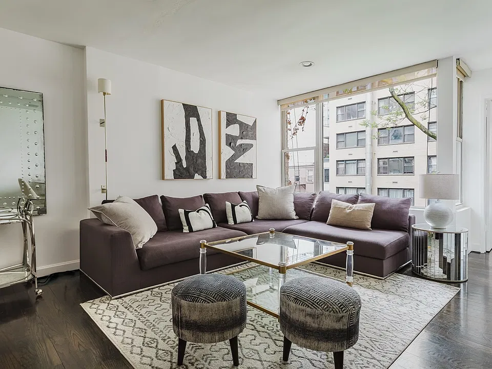 323 E 51st St #4