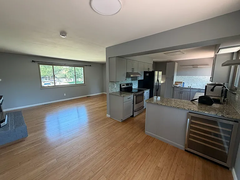 10194 W Maryland Dr — Photo 32