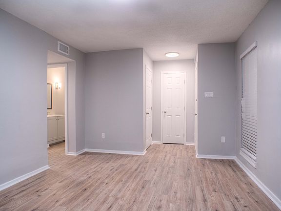 4th image of 5576 Apple Blossom Dr