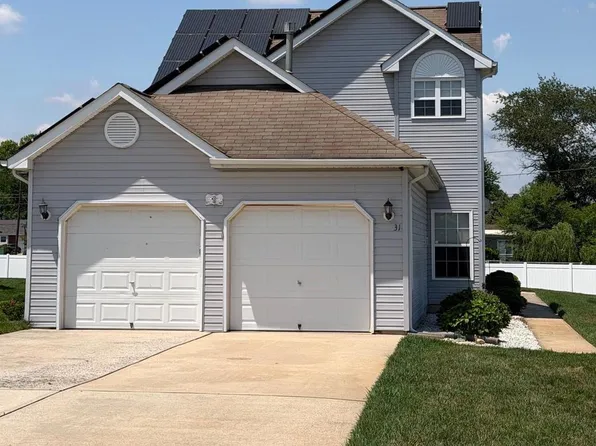 31 Belmont Ave, Edgewater Park, NJ 08010