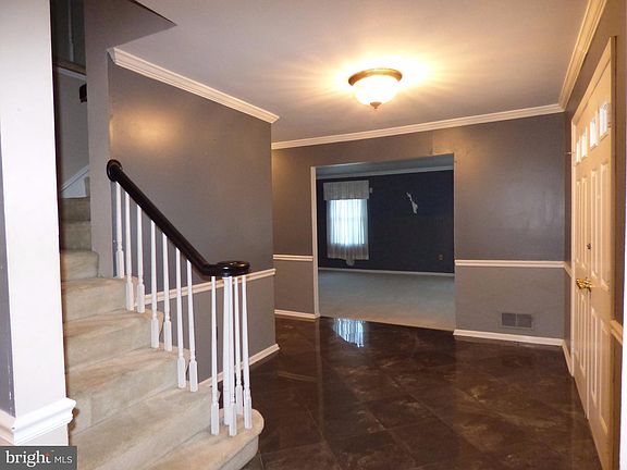 4th image of 18201 Hollingsworth Dr