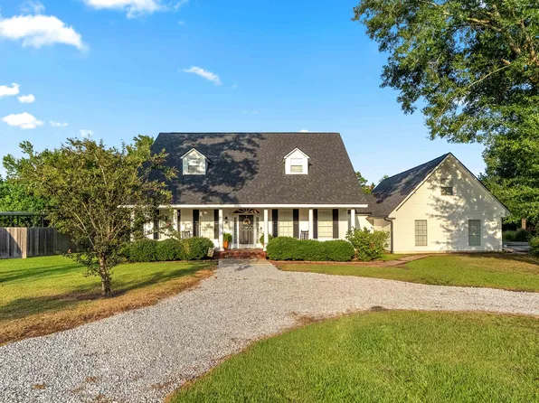 3721 Green Leaves Dr, Sulphur, LA 70665