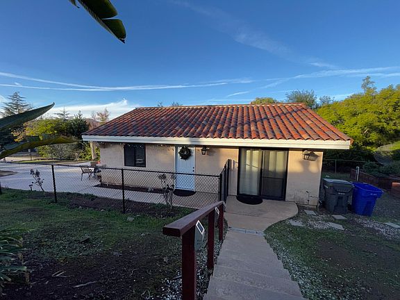 3rd image of 1733 Birchwood Dr #B