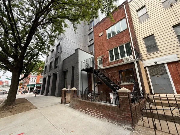 489 4th Avenue image 1 of 17