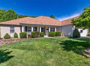 111 Keystone Dr, Fenton, MO 63026