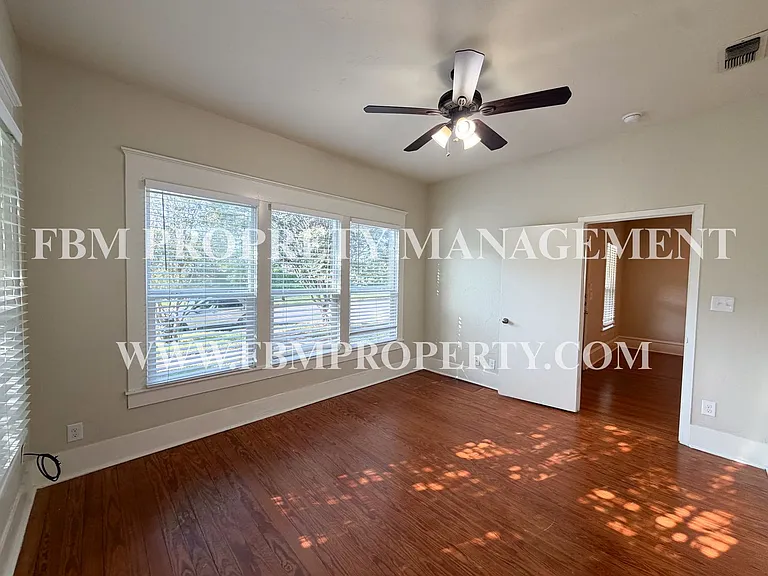 604 W Knox St — Photo 6