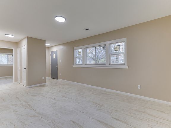 5th image of 6213 E Windsor Dr