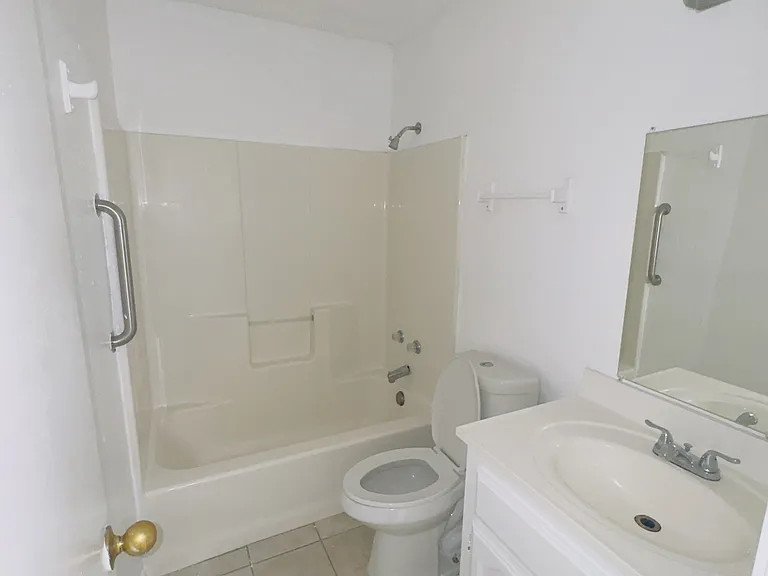825 W 1st St #3 — Photo 10