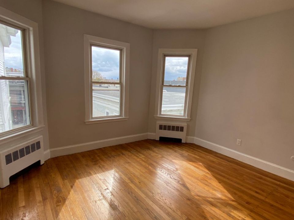 1st image of 92 Winthrop Shore Dr #14