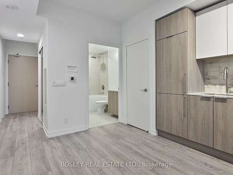 2020 Bathurst St #1219 — Photo 13