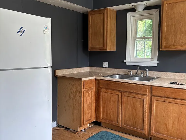 625 E Reynolds St #A — Photo 5