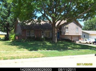 5728 SW 27th St, Topeka, KS 66614