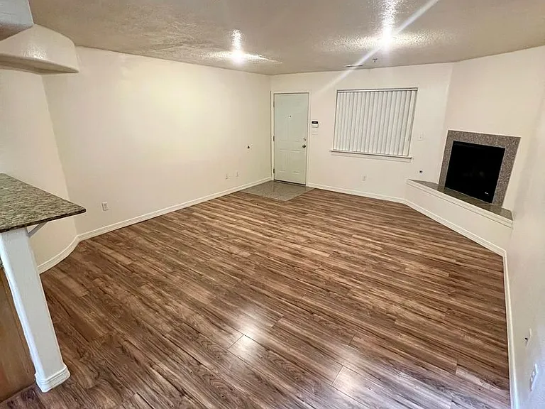 Modern Condo-Style Living Near Nob Hill & UNM $300 Off Move-In Special at The Spirals Apartments — Photo 55