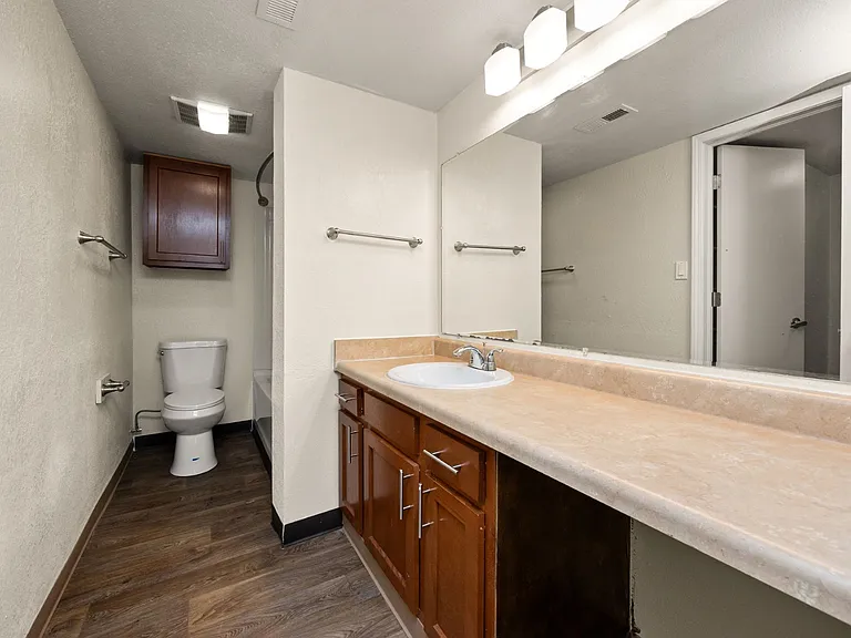 Jordan (Renovated) - 2 Bed / 2 Bath - 1,000 Sq.Ft.