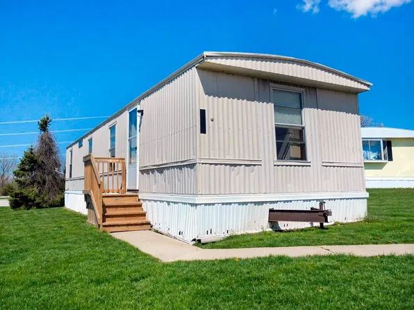 425 S Shoup St #6, Angola, IN 46703