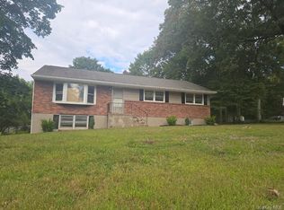 27 Floral Dr, Newburgh, NY 12550