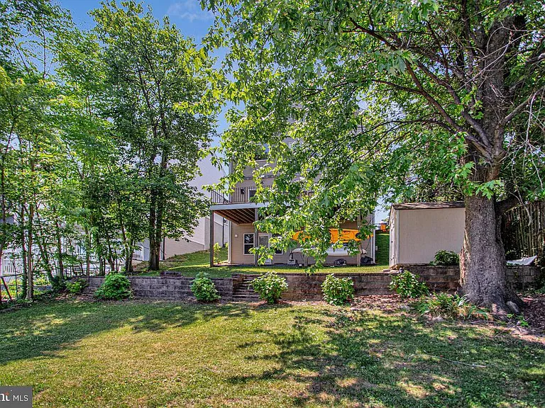 1002 Nabbs Creek Rd — Photo 41