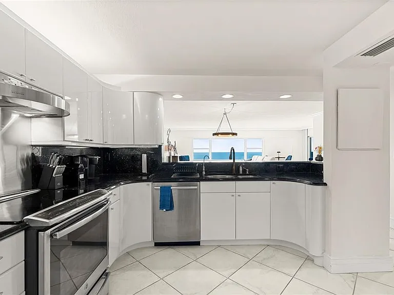 1750 Benjamin Franklin Dr #8D — Photo 6