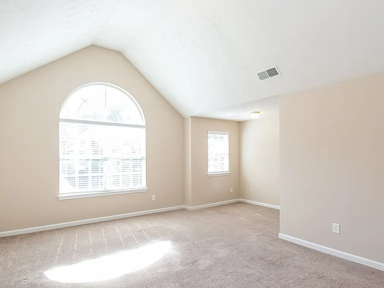 86 Saint Charles Pl — Photo 9