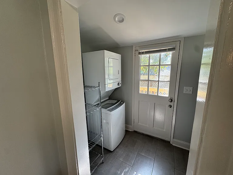 1223 Brookwood Dr — Photo 9