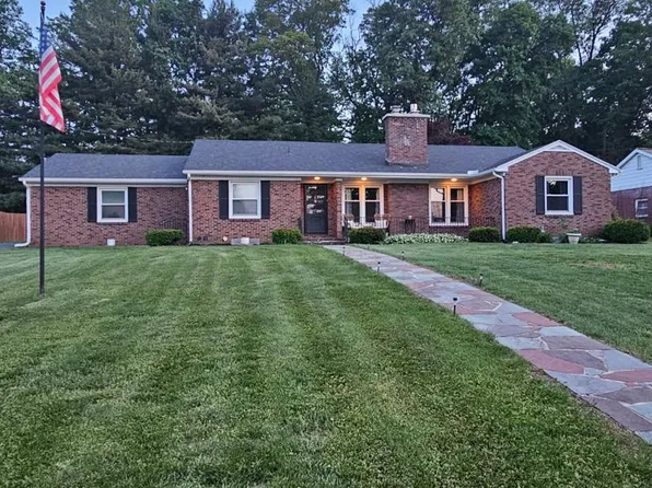 14 Charles Ave, Stewartstown, PA 17363