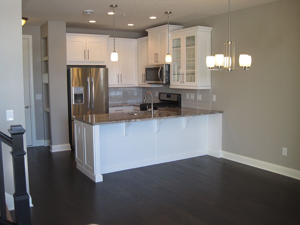 Gourmet White cabinets Chef's Kitchen