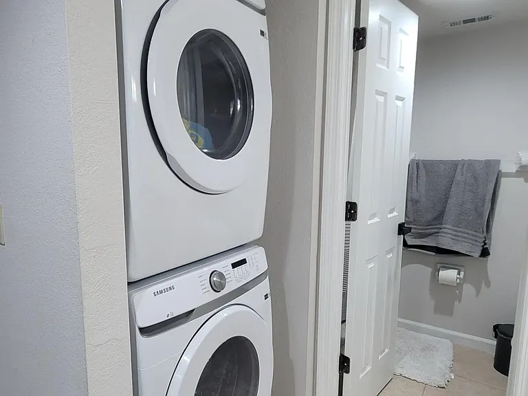 1522 SE Royal Green Cir #201 — Photo 9