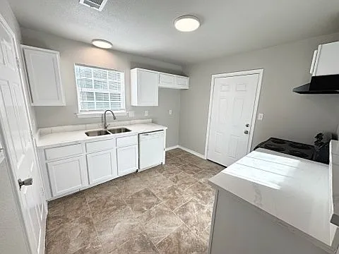 2455 Delaware St — Photo 3