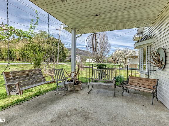 3rd image of 1113 Rittertown Rd
