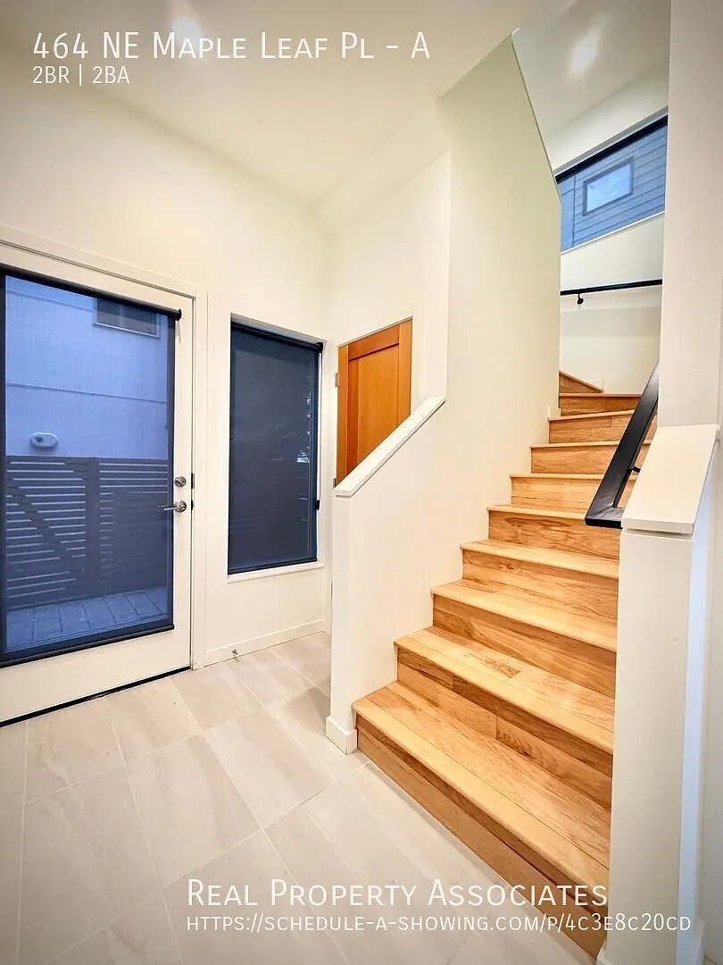 Green Lake Townhouse with Views — Photo 3