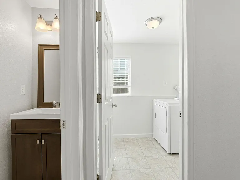 5155 Golden Eagle Pkwy — Photo 22