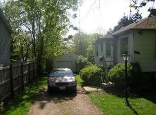 38409 N 9th St, Spring Grove, IL 60081